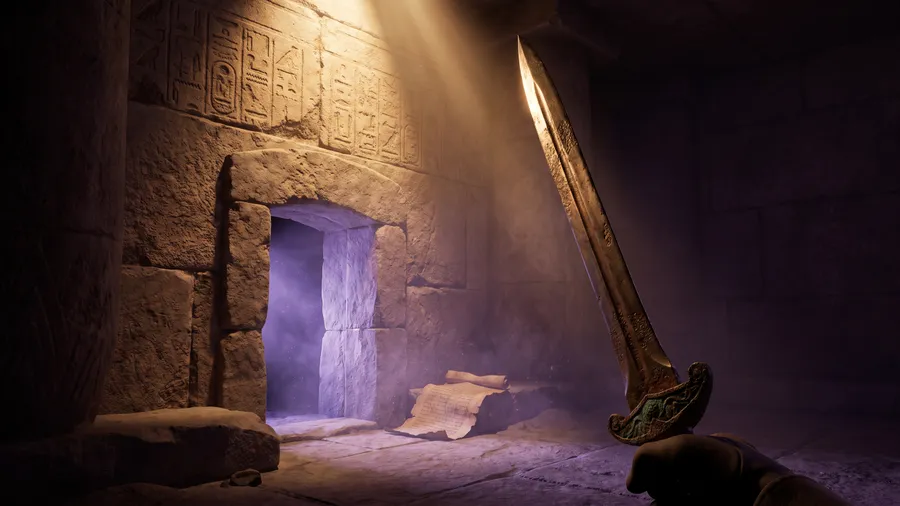 Espada de bronze erguida diante de uma porta de pedra egípcia, com luz violeta atravessando o umbral e um papiro caído no chão